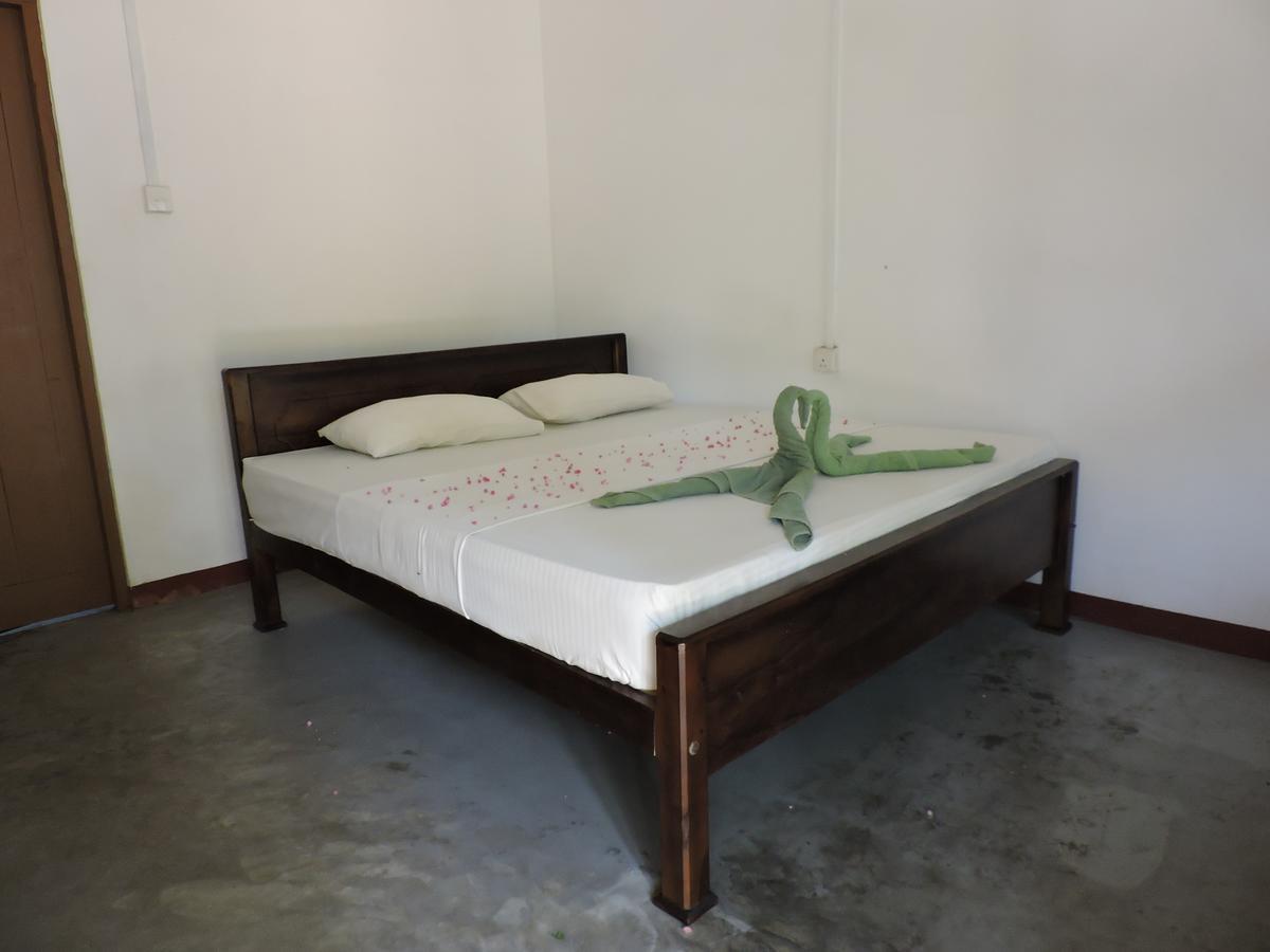 Reggae Zone Beach Resort Tangalle Rum bild
